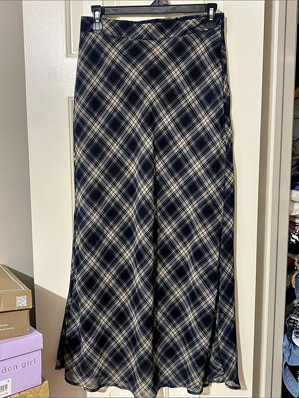Plaid Maxi Skirt in Blue & White Size Medium Like New